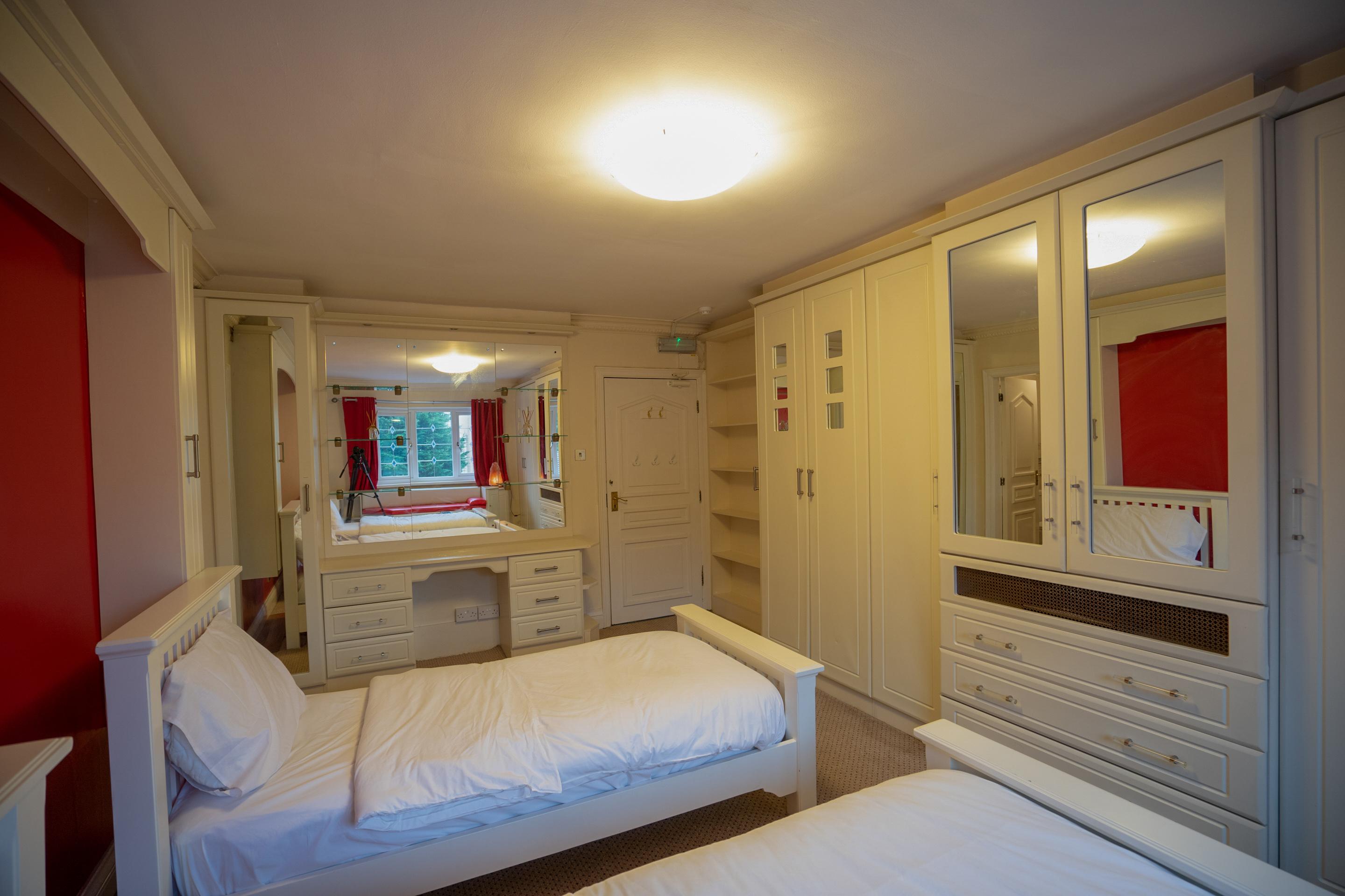 Oyo Oakcroft Guest House Manchester Airport Ringway Exteriér fotografie