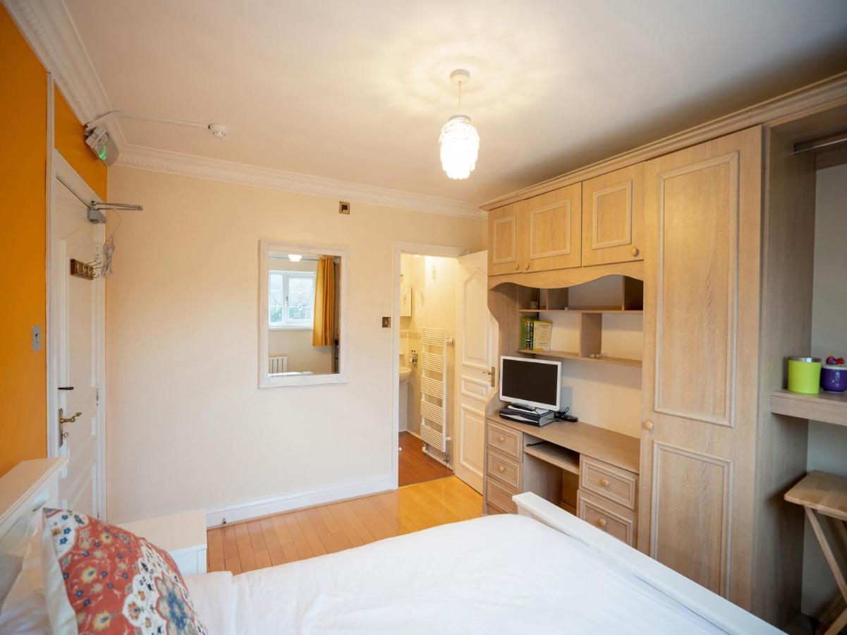 Oyo Oakcroft Guest House Manchester Airport Ringway Exteriér fotografie