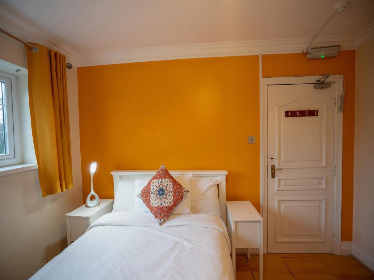 Oyo Oakcroft Guest House Manchester Airport Ringway Exteriér fotografie